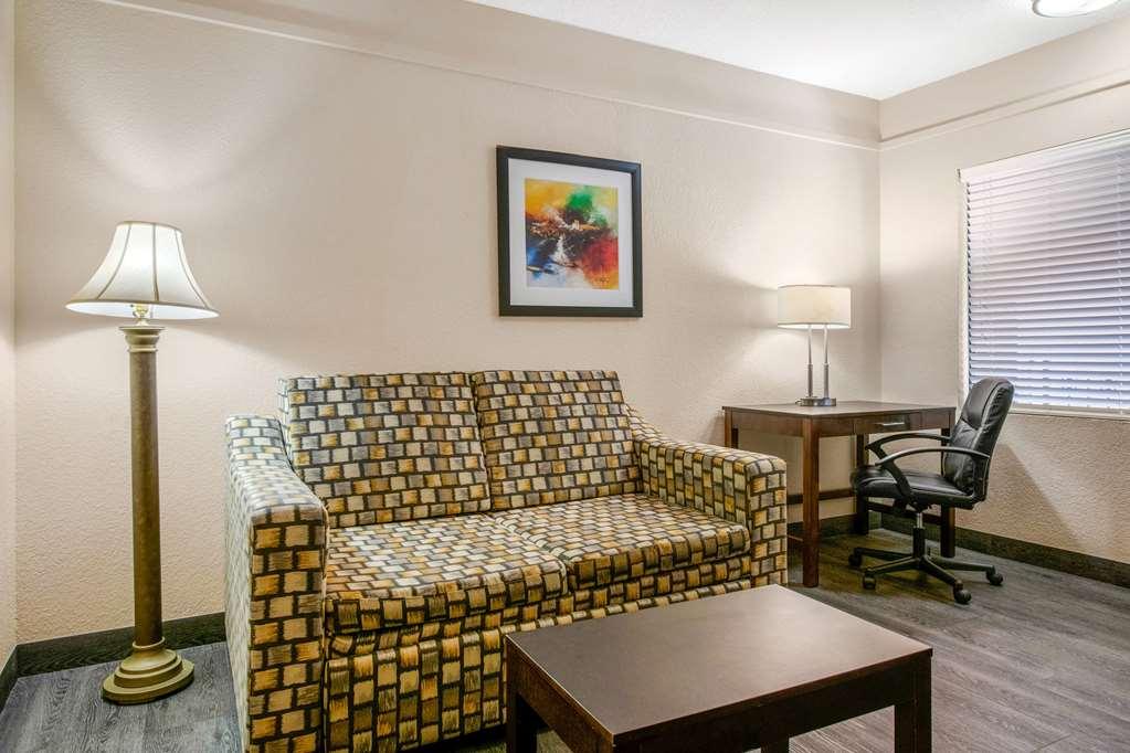 Quality Inn & Suites Jacksonville-Baymeadows Dış mekan fotoğraf