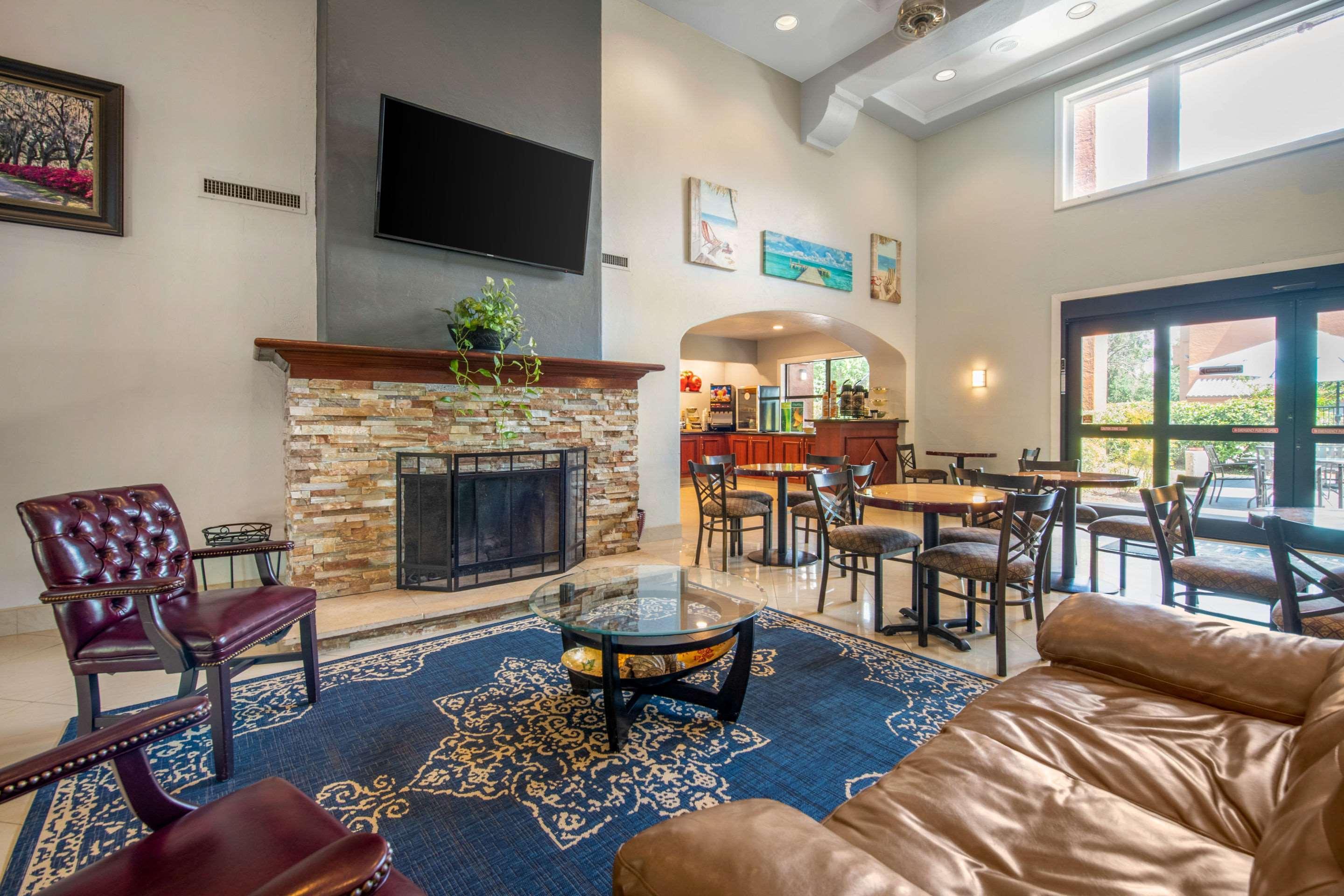 Quality Inn & Suites Jacksonville-Baymeadows Dış mekan fotoğraf